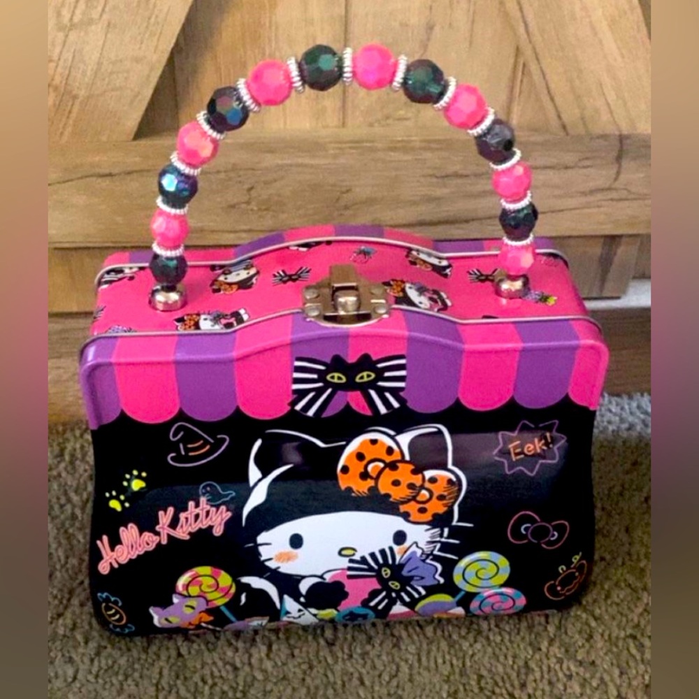 Hello kitty Halloween Tin